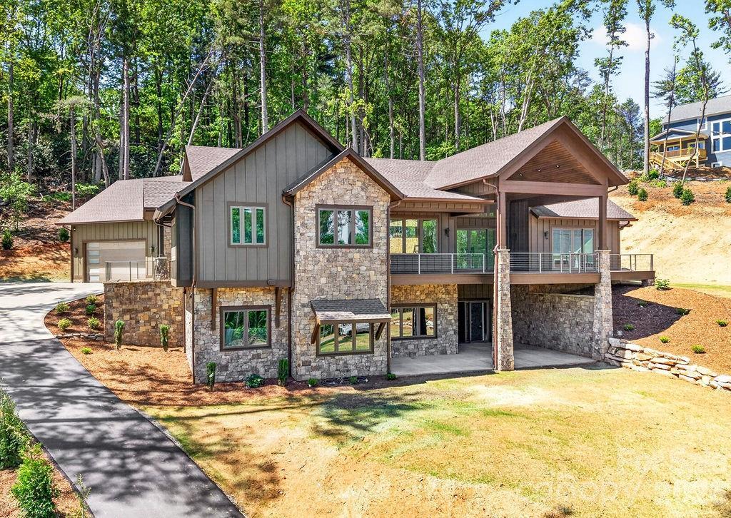 246 Northview Dr., Hendersonville, NC 28791
