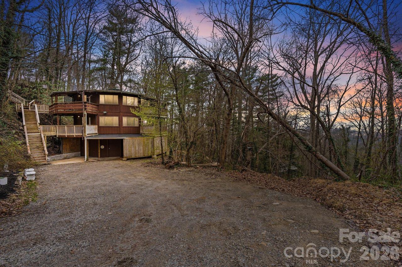 355 Sunset Dr., Asheville, NC 28804