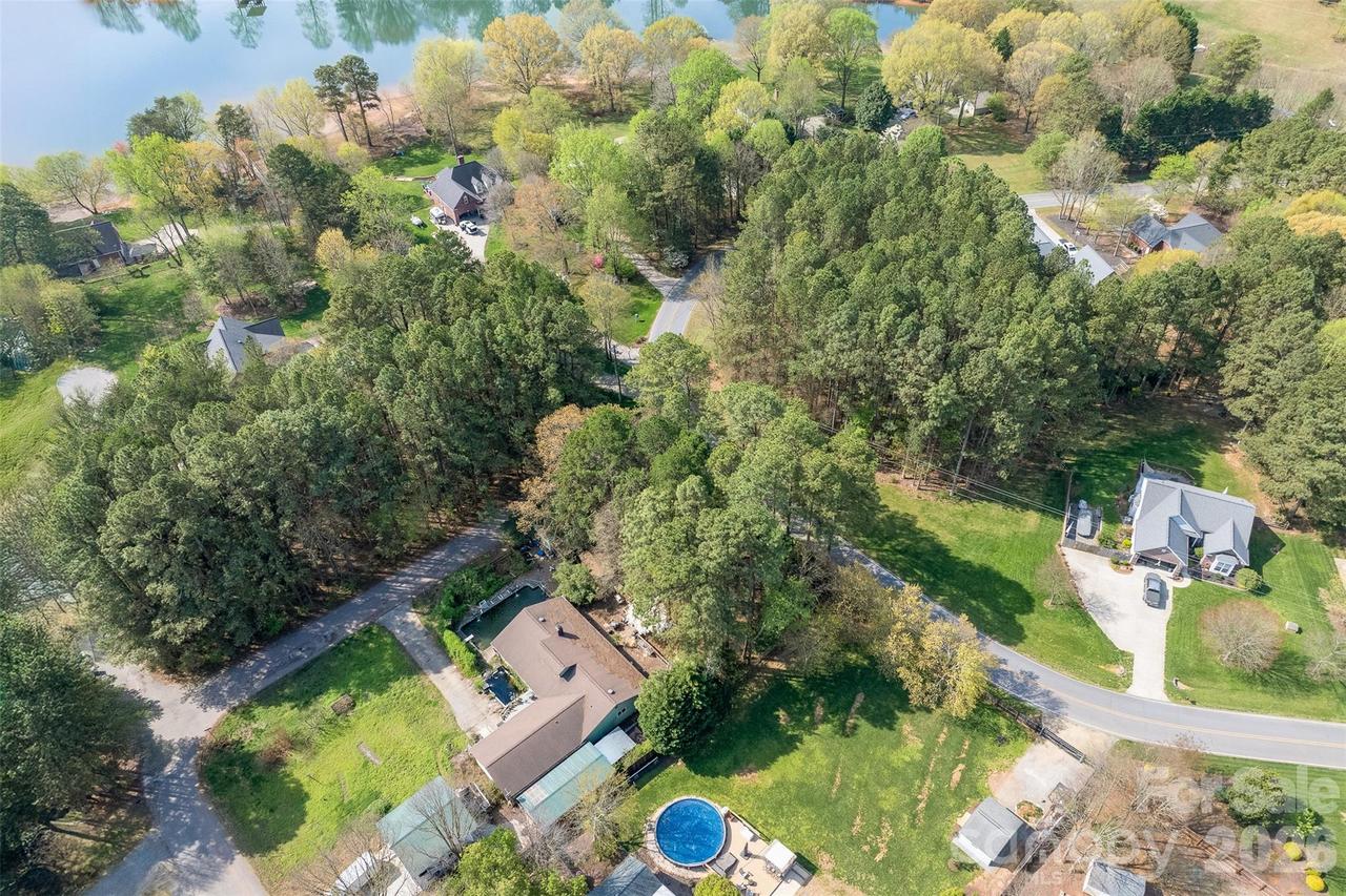 0000 Pine Harbor Dr., Denver, NC 28037