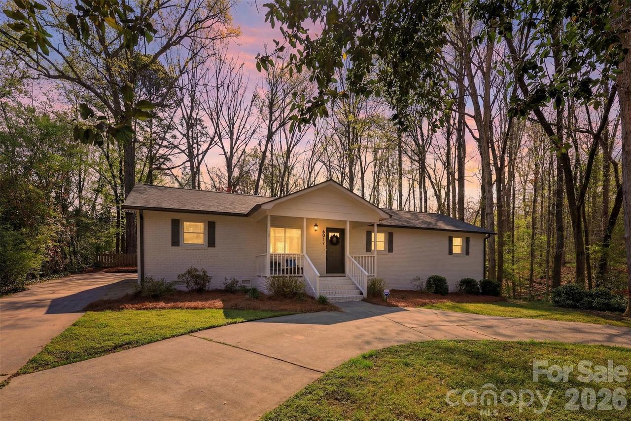 6017 Caroline Dr., Matthews, NC 28104