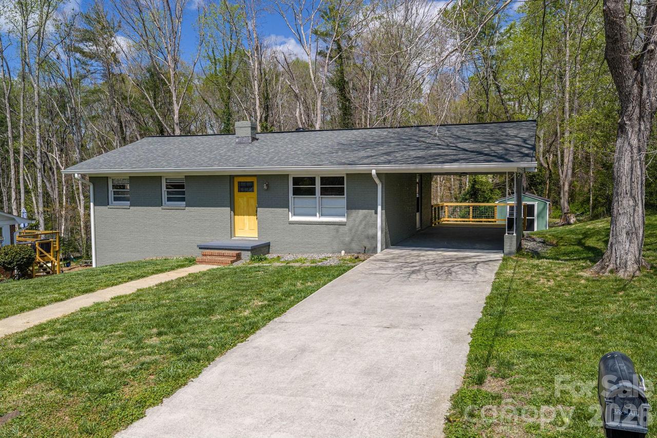 202 Clark St., Morganton, NC 28655