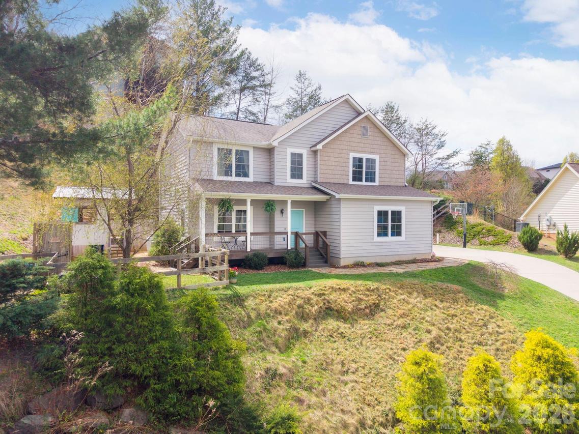 21 Moss Pink Pl., Asheville, NC 28806