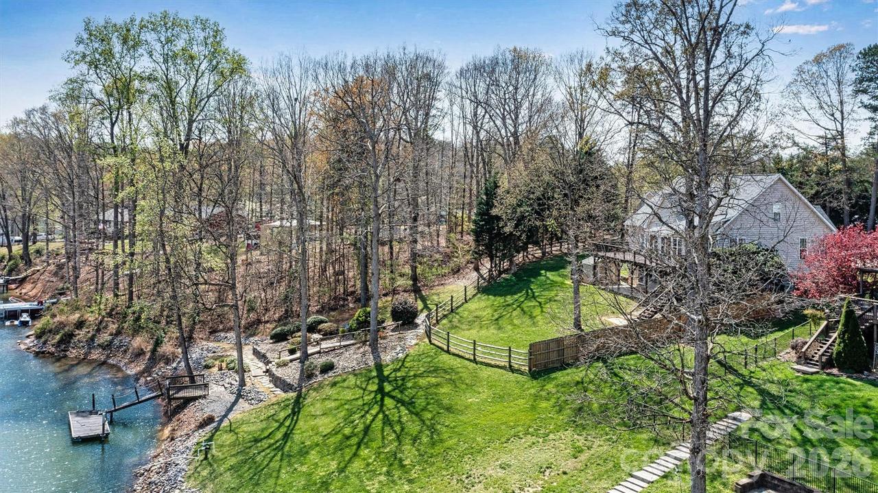 4586 Lynwood Rd., Sherrills Ford, NC 28673