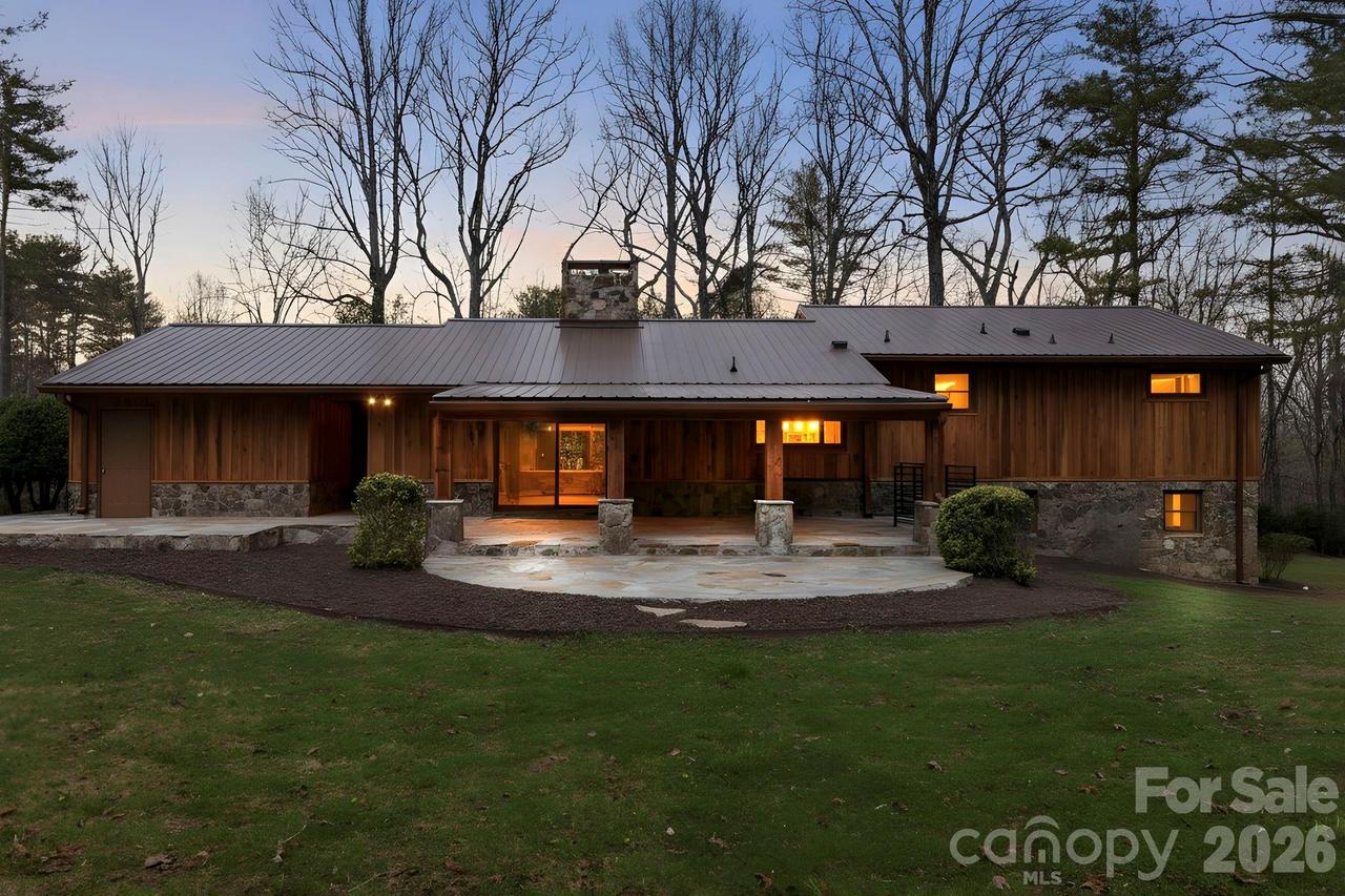 100 Ashton Ln., Brevard, NC 28712