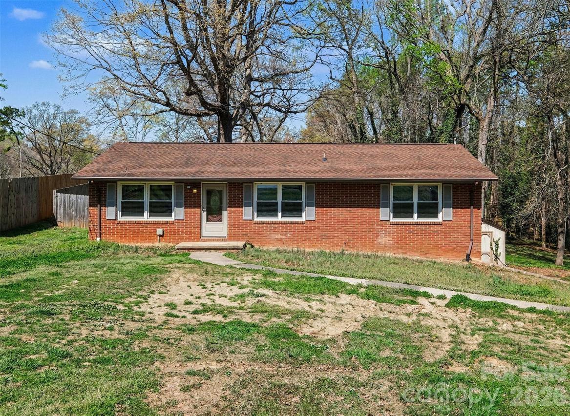 2230 Kenwood Dr., Kannapolis, NC 28081