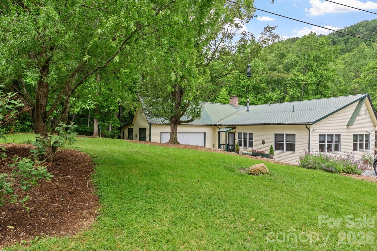 11820 State Highway 197 None, Burnsville, NC 28714