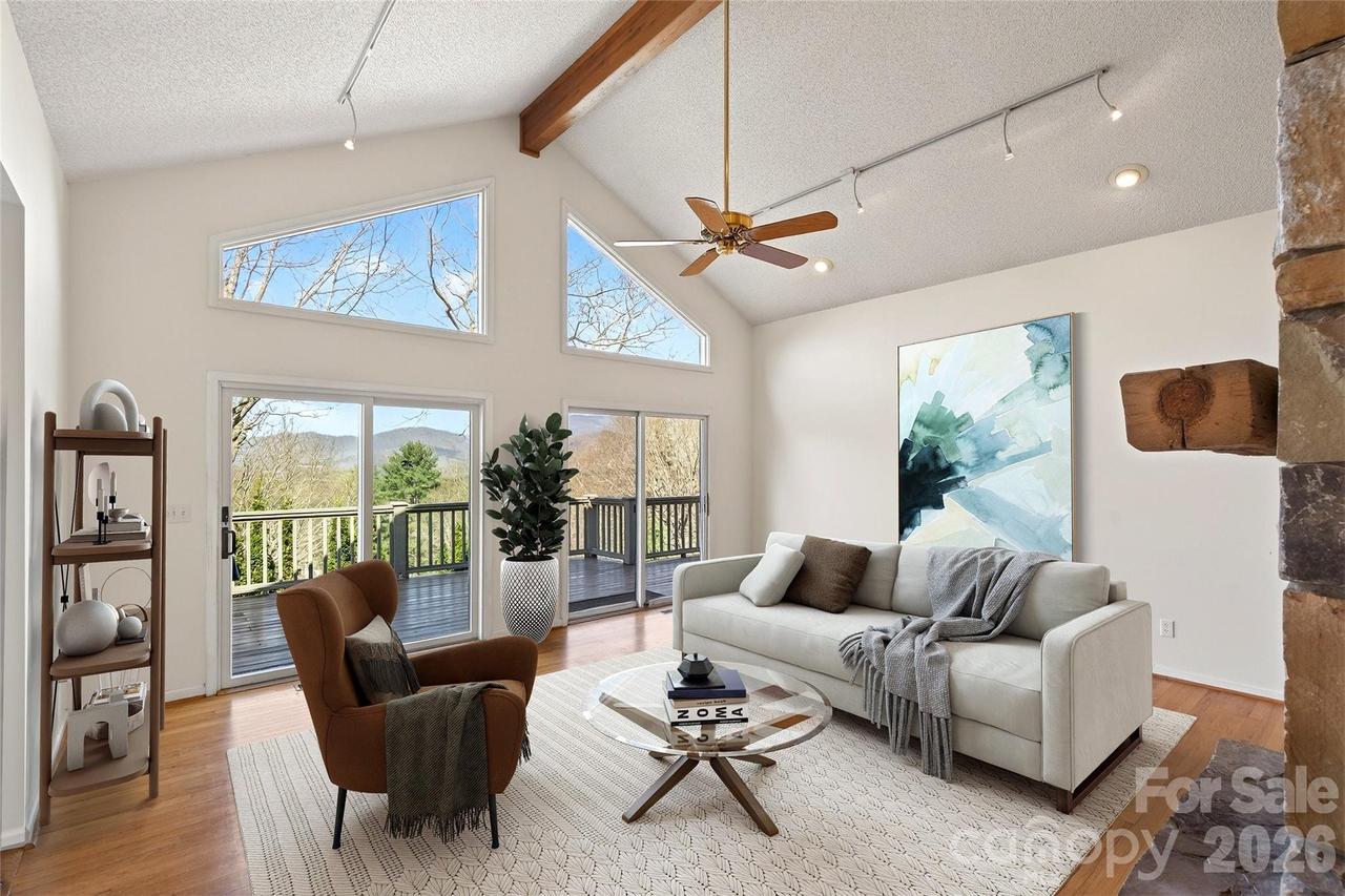 3 Tree Top Pl., Black Mountain, NC 28711