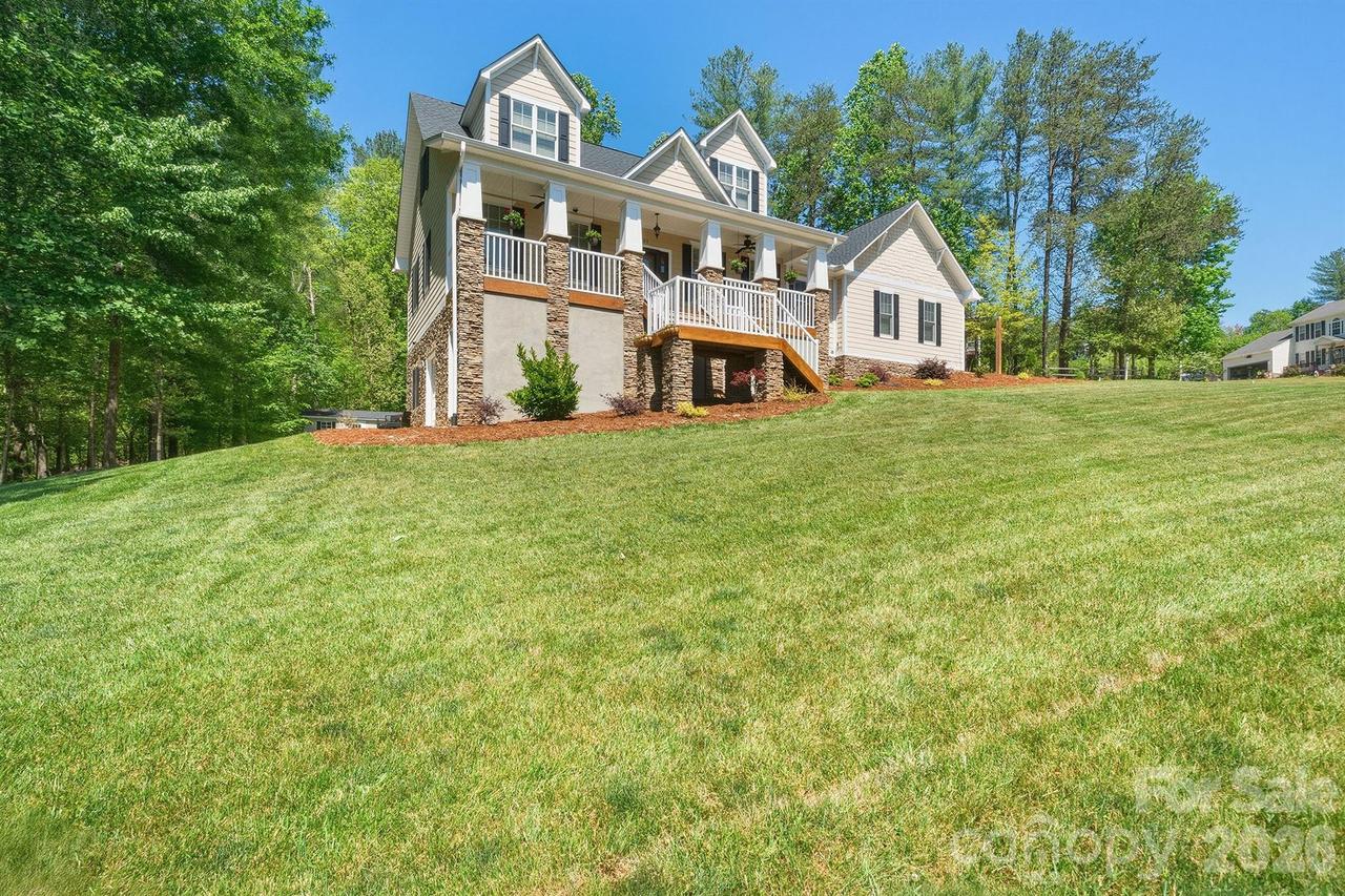 321 Winding Creek Dr., Morganton, NC 28655