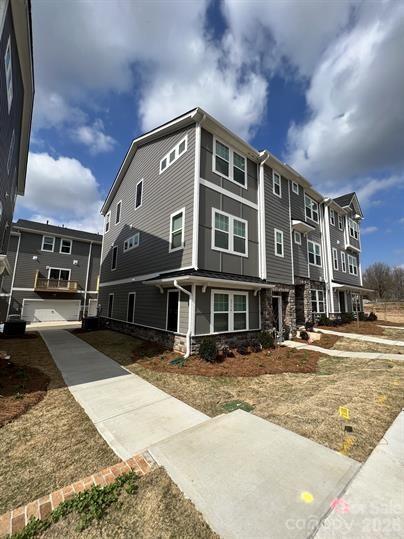 3754 Memorial Pkwy., Charlotte, NC 28217