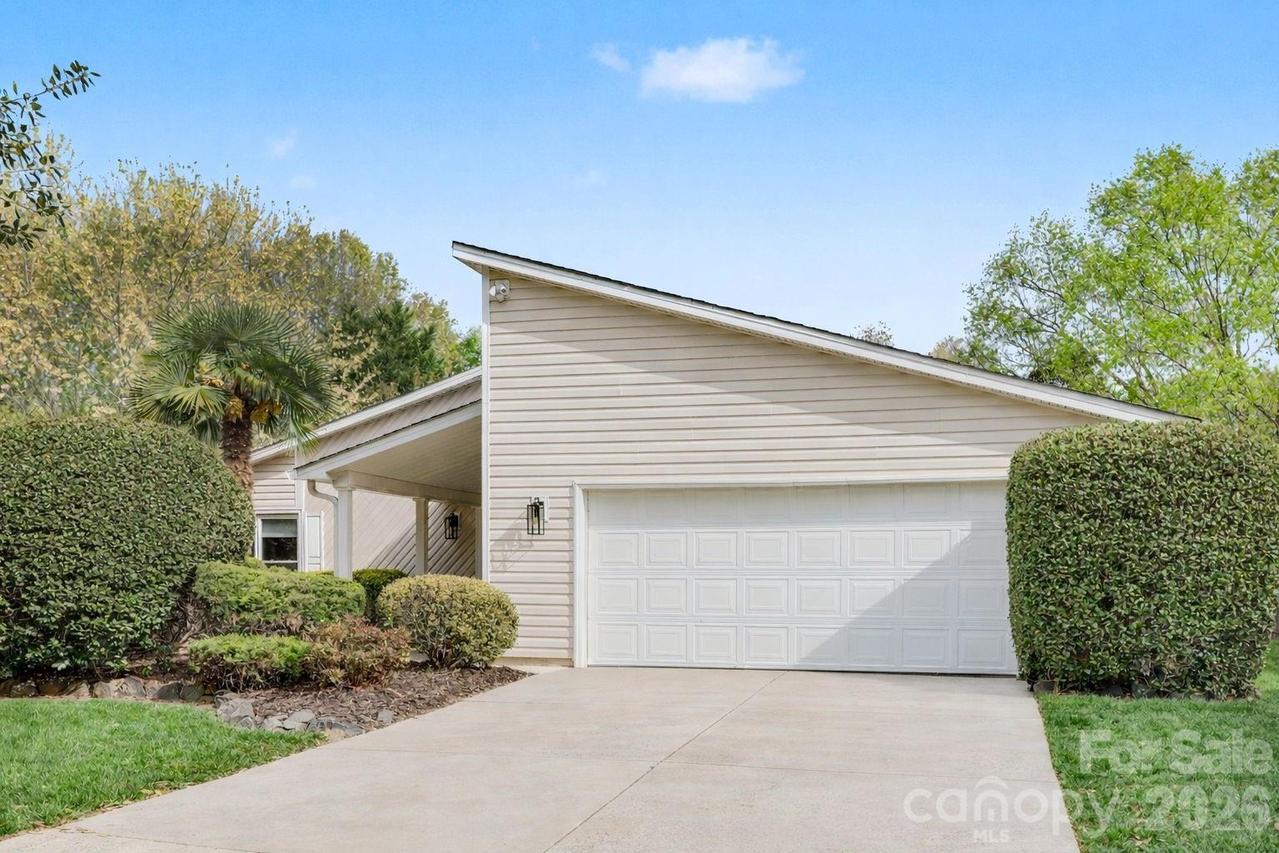 10106 Fairway Ridge Rd., Charlotte, NC 28277