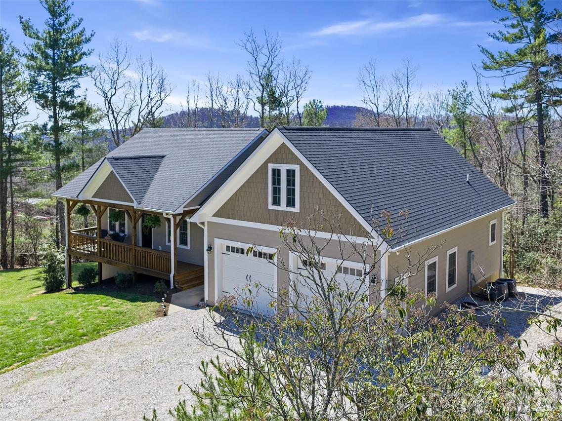 111 Wipprecht Dr., Spruce Pine, NC 28777