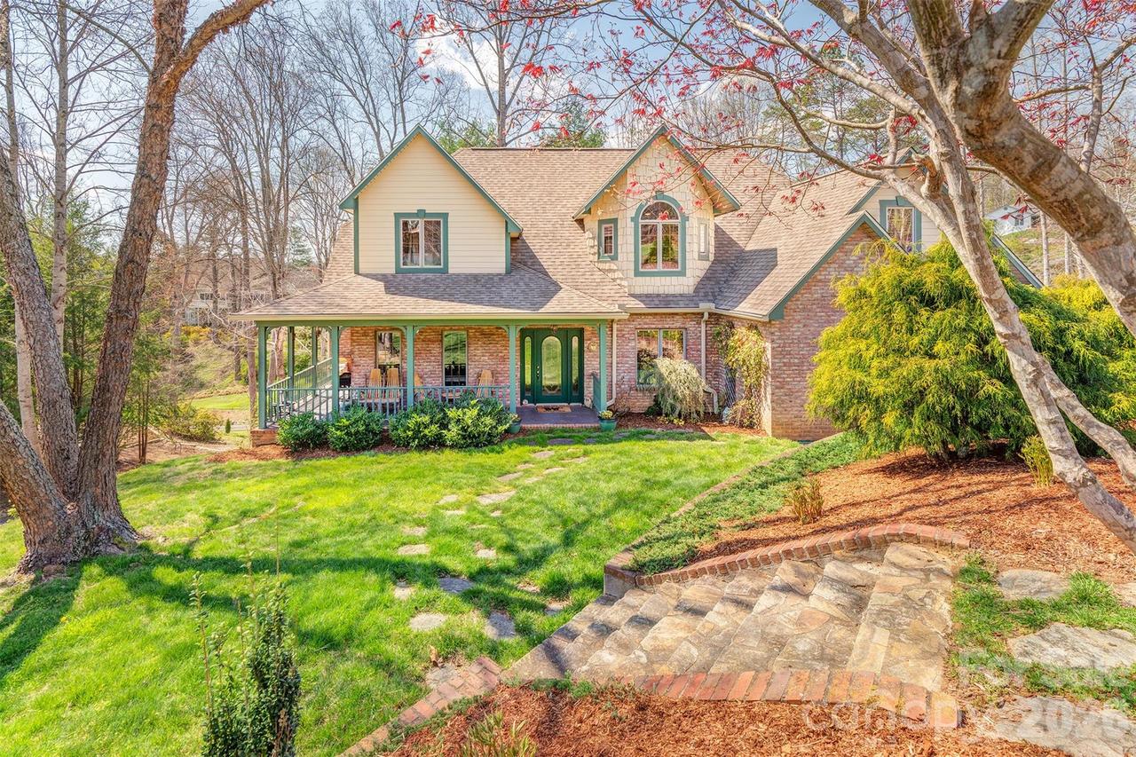 46 Valley Dr., Weaverville, NC 28787