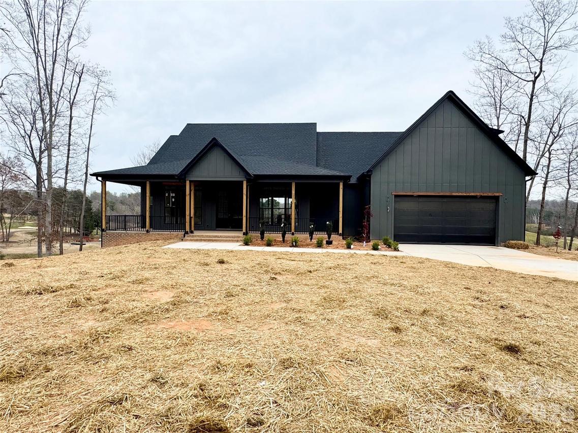 191 Broken Arrow Dr., Statesville, NC 28677