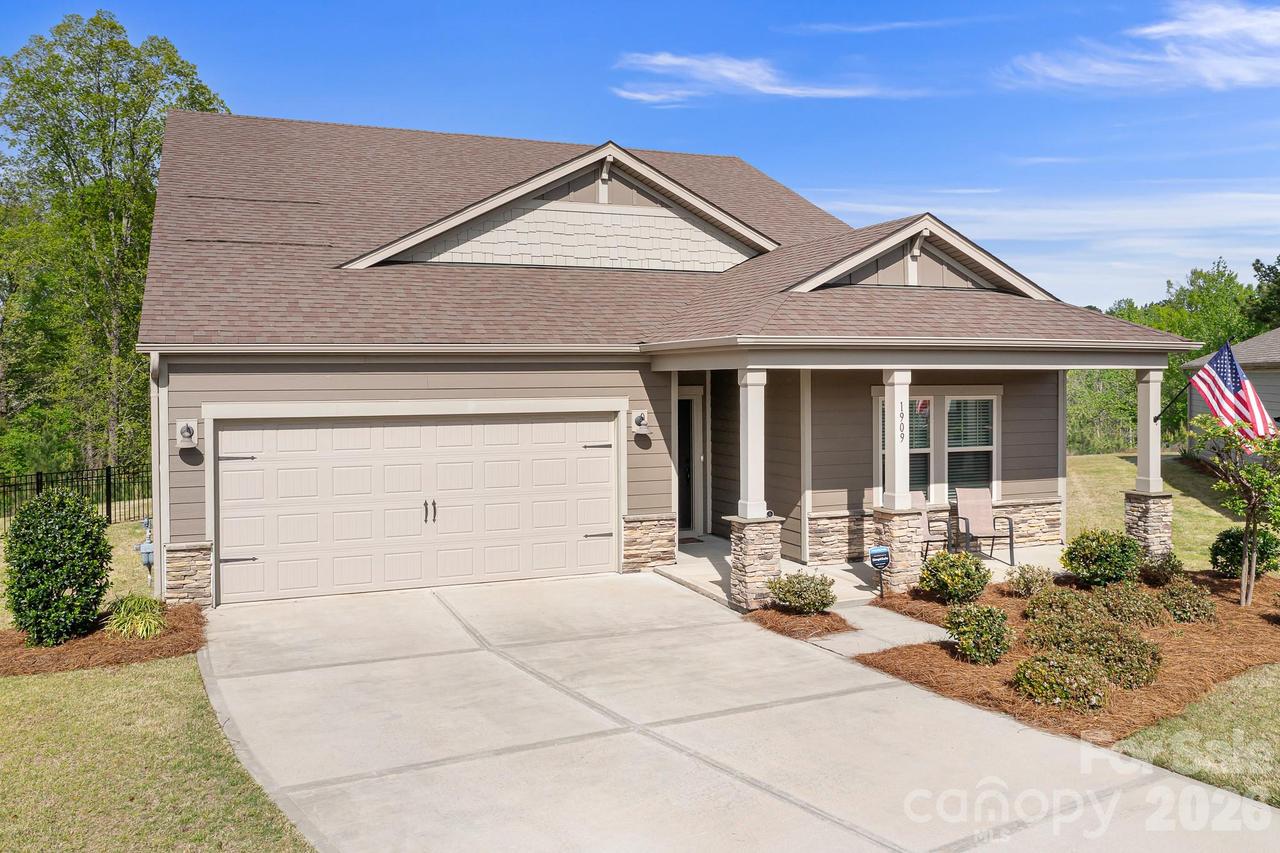 1909 Lotus Ln., Denver, NC 28037
