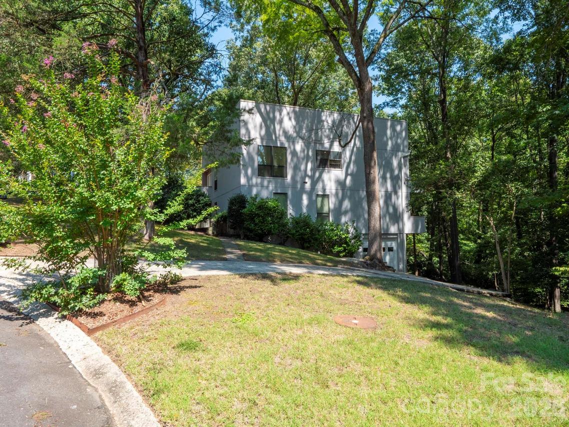 3423 Tinkerbell Ln., Charlotte, NC 28210