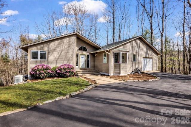 209 Walnut Ridge Rd., Brevard, NC 28712