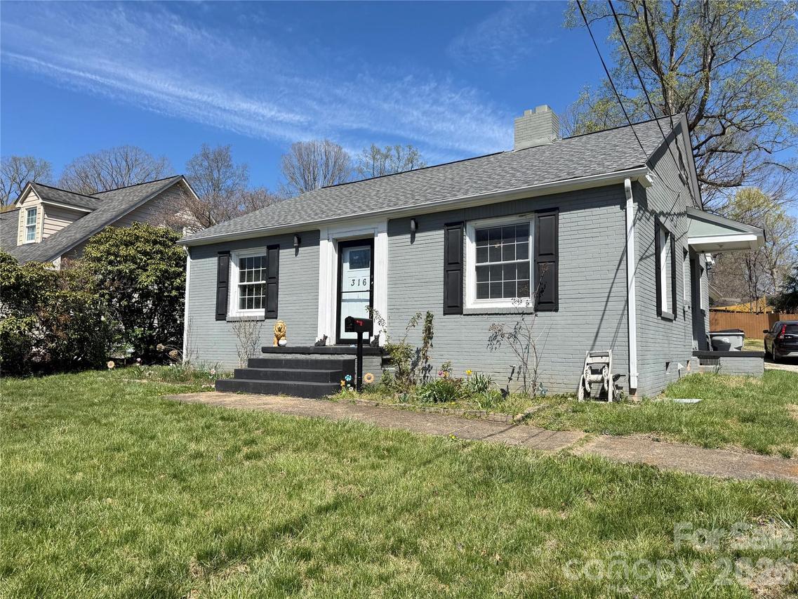 316 Sharon Ave., Lenoir, NC 28645