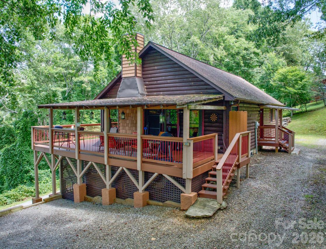 612 Whispering Winds Rd., Waynesville, NC 28785