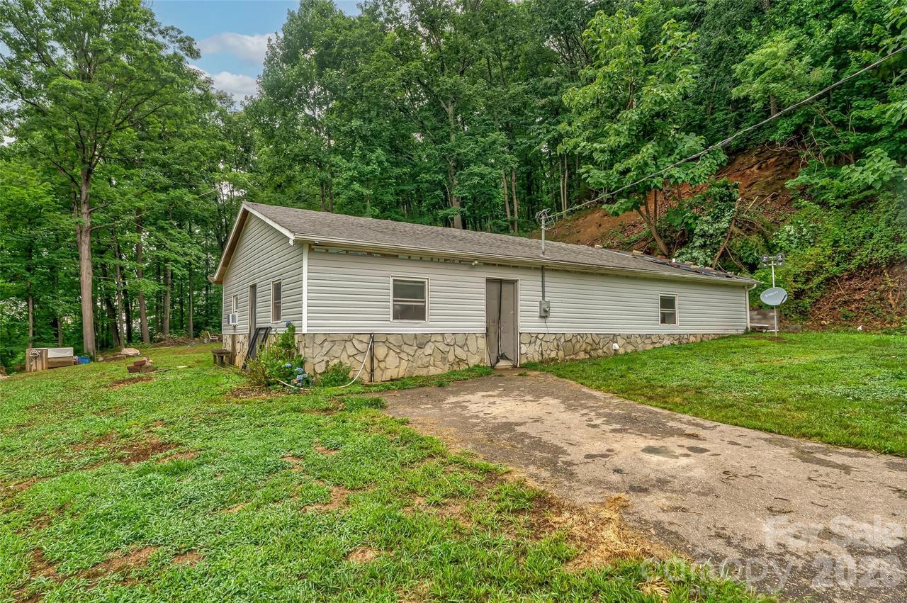 3515 High Peak Valley, Valdese, NC 28690