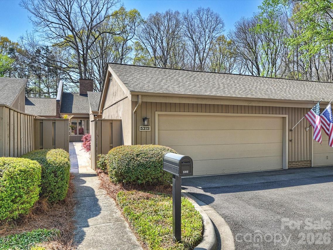 5315 Wingedfoot Rd., Charlotte, NC 28226