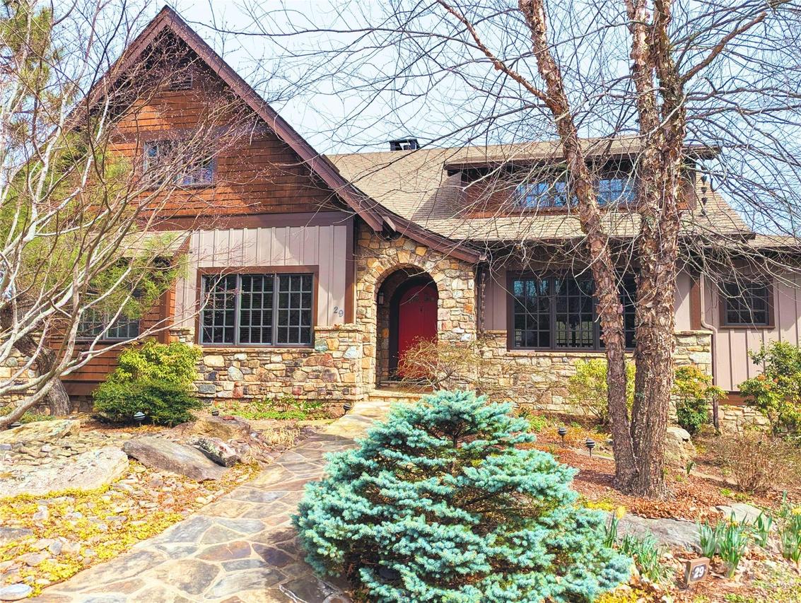 29 Crockett Ridge Rd., Black Mountain, NC 28711