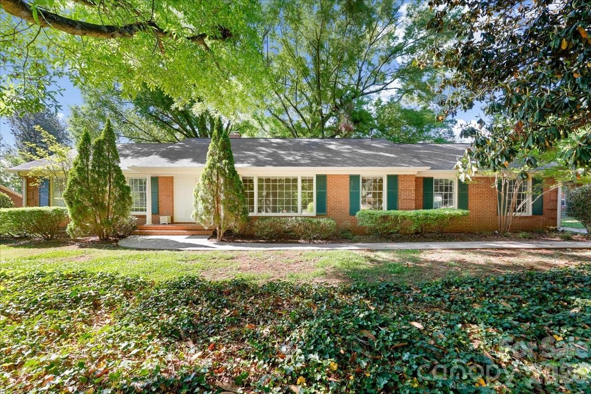 415 Princeton Dr., Salisbury, NC 28144