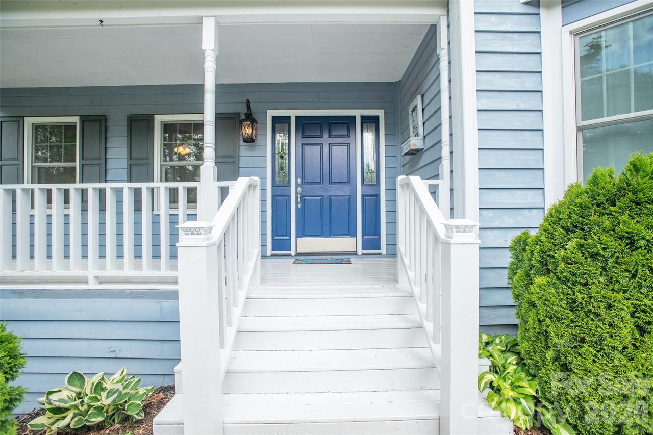 1002 Windsor Dr., Asheville, NC 28803