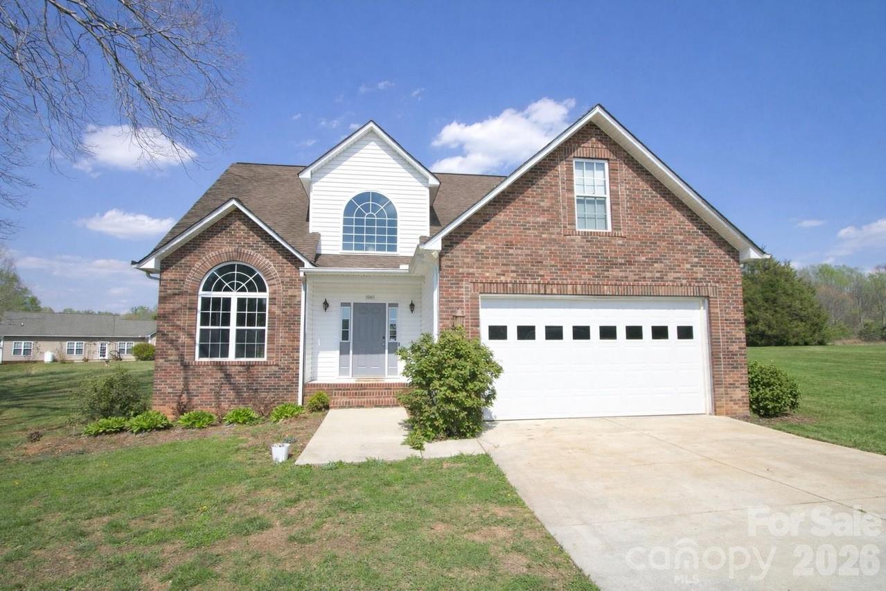 1045 Saxton Cir., Salisbury, NC 28147