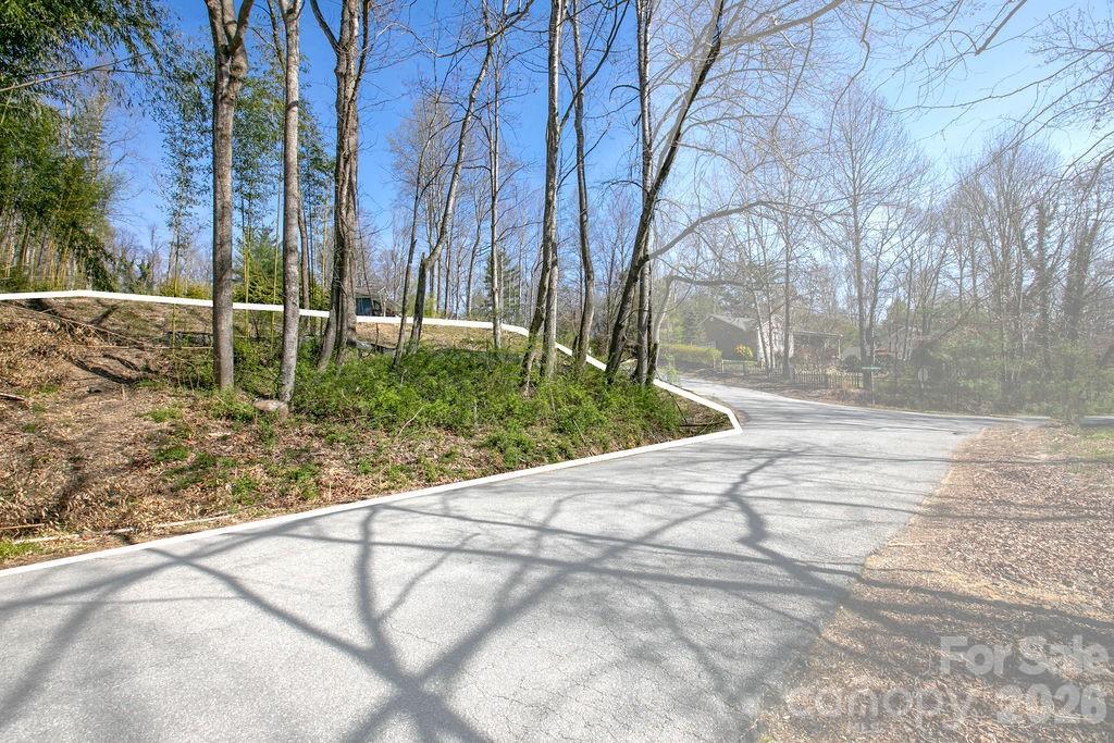 47 Chestnut Ln., Hendersonville, NC 28792