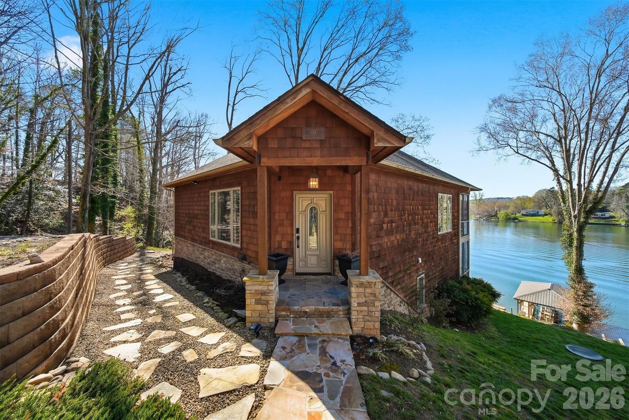 152 Bridge Pointe Ln., Hickory, NC 28601