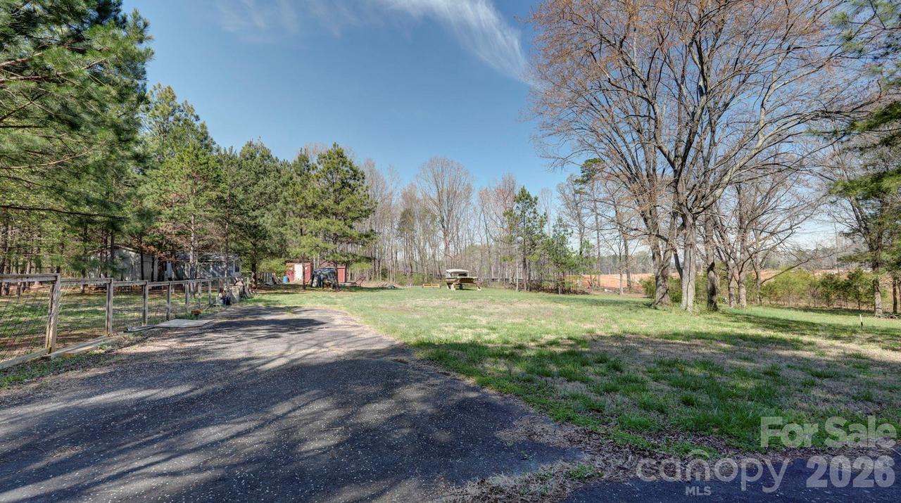 121 Hillbilly Hollar Ln., Mooresville, NC 28115