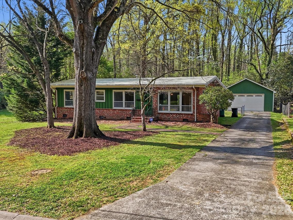 3718 Country Club Dr., Charlotte, NC 28205