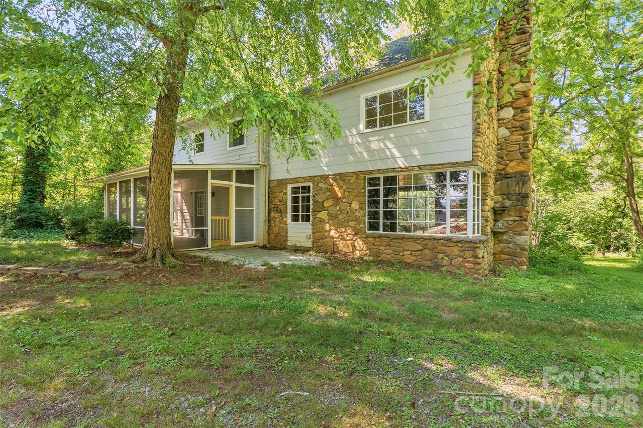 112 Candler School Rd., Candler, NC 28715