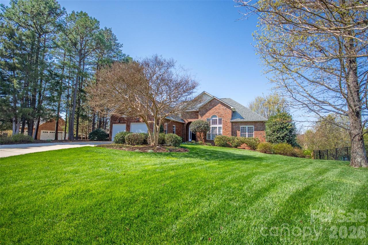 110 Buckthorn Ct., Mooresville, NC 28115