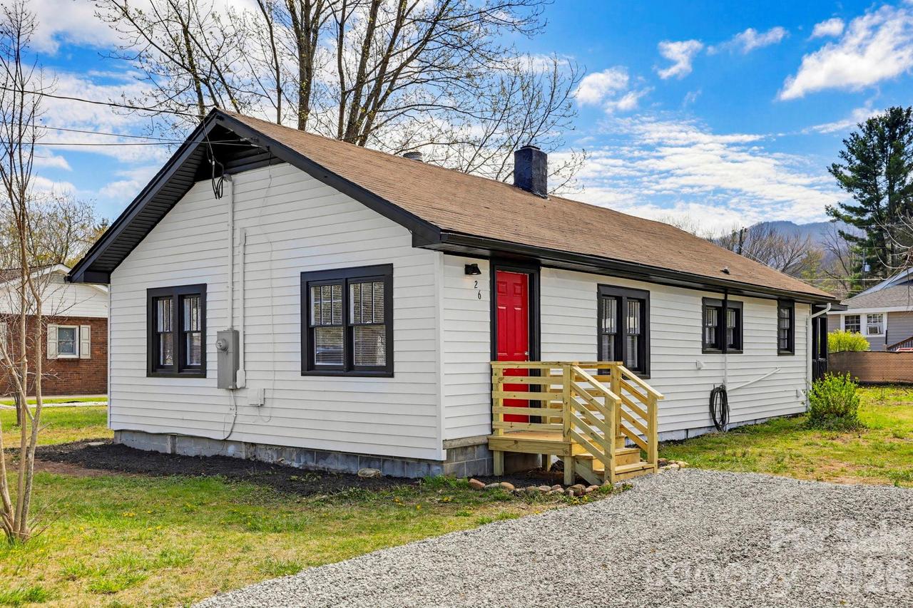26 Francis St., Waynesville, NC 28786