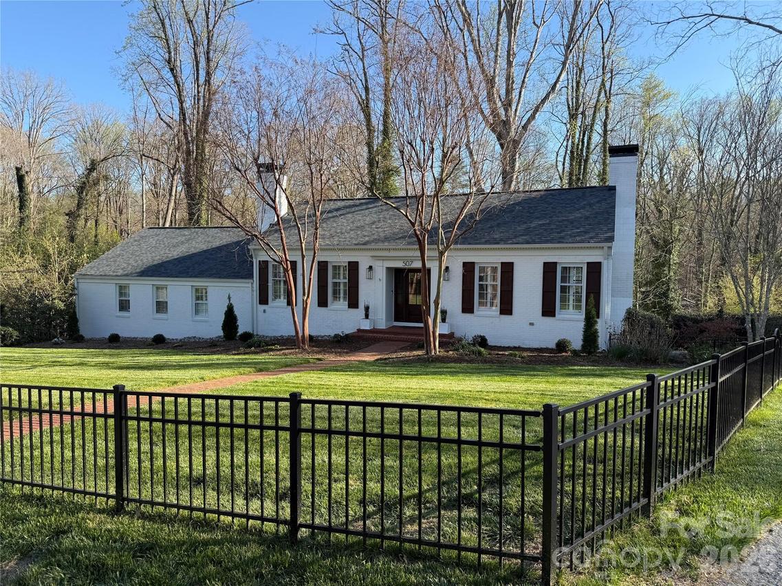 507 Riverside Dr., Morganton, NC 28655