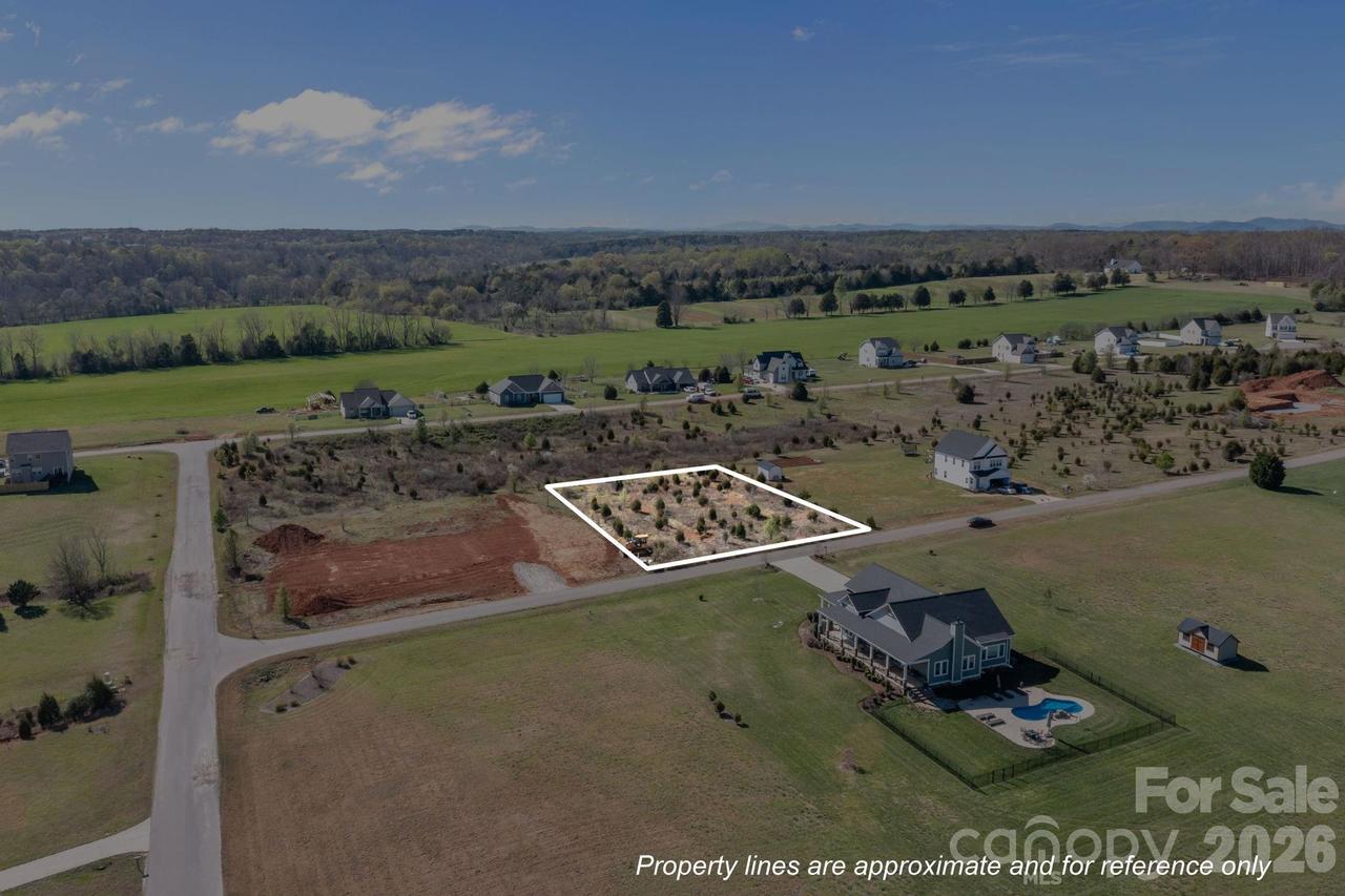 115 Mouzon Ln., Statesville, NC 28625