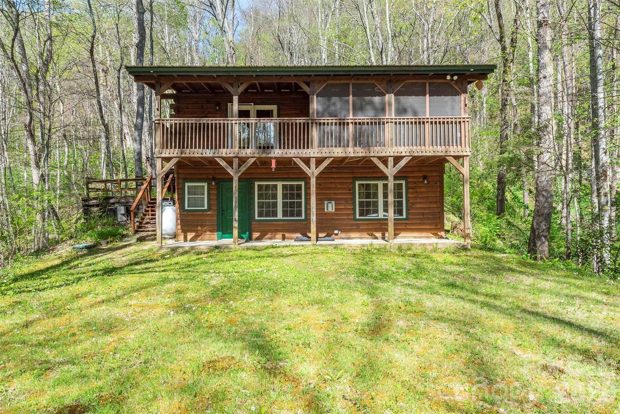 196 Friar Tuck Ln., Maggie Valley, NC 28751