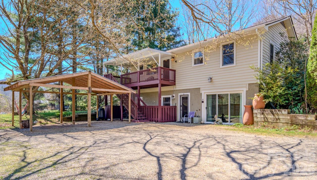 3 Taproot Tr., Barnardsville, NC 28709