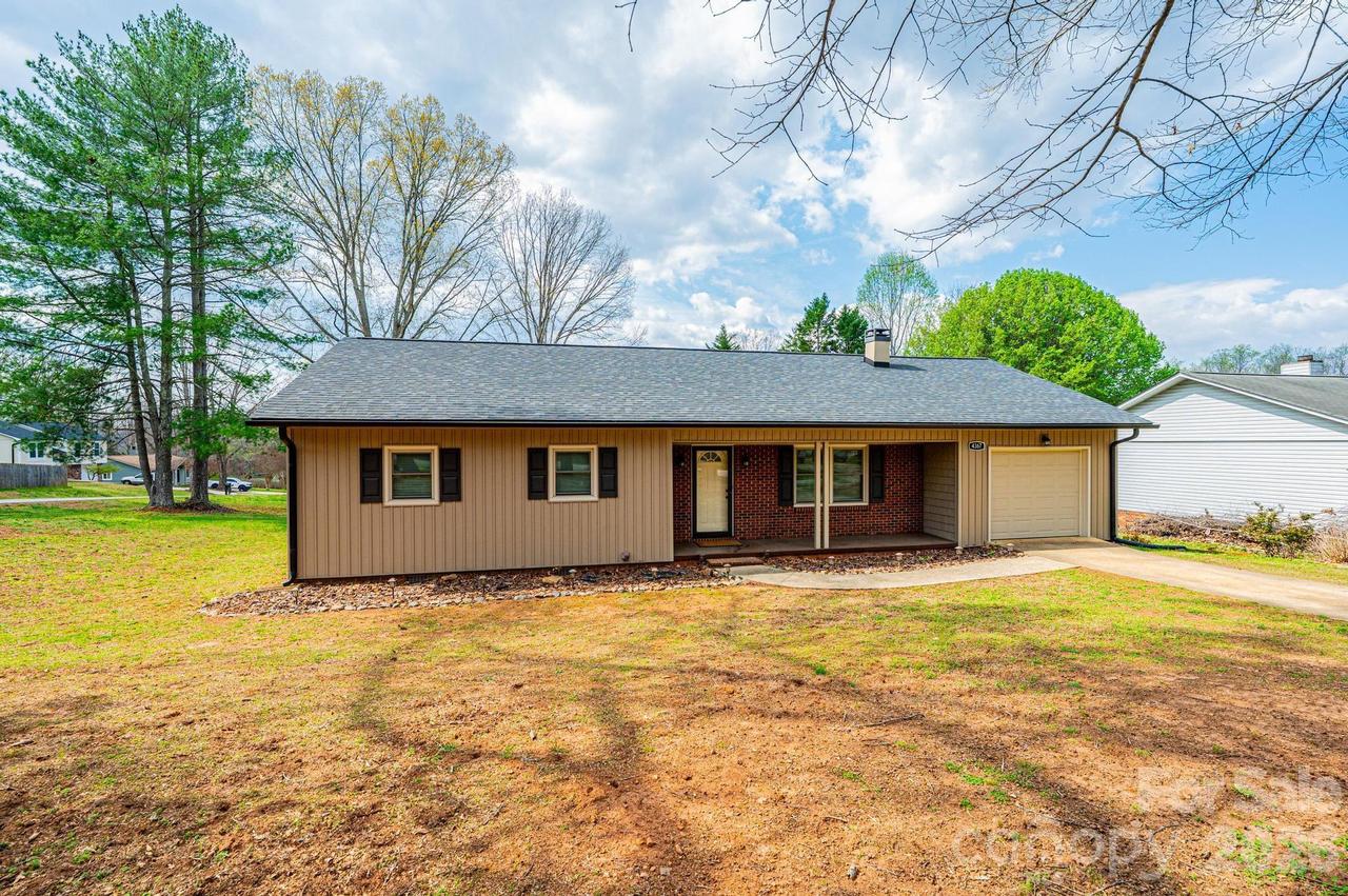 4367 Vine Arbor Dr., Hickory, NC 28602