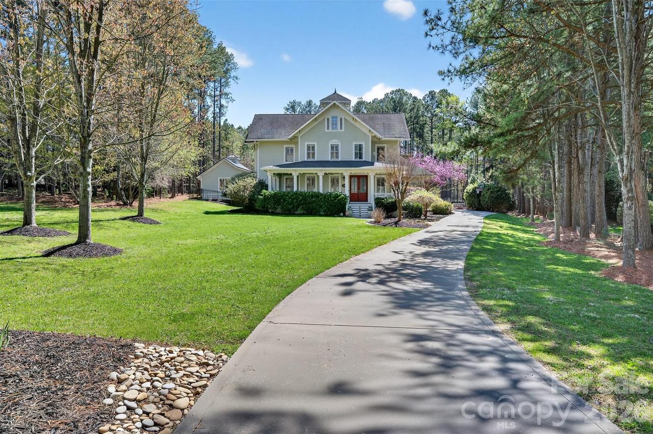 137 Brockton Ln., Mooresville, NC 28117