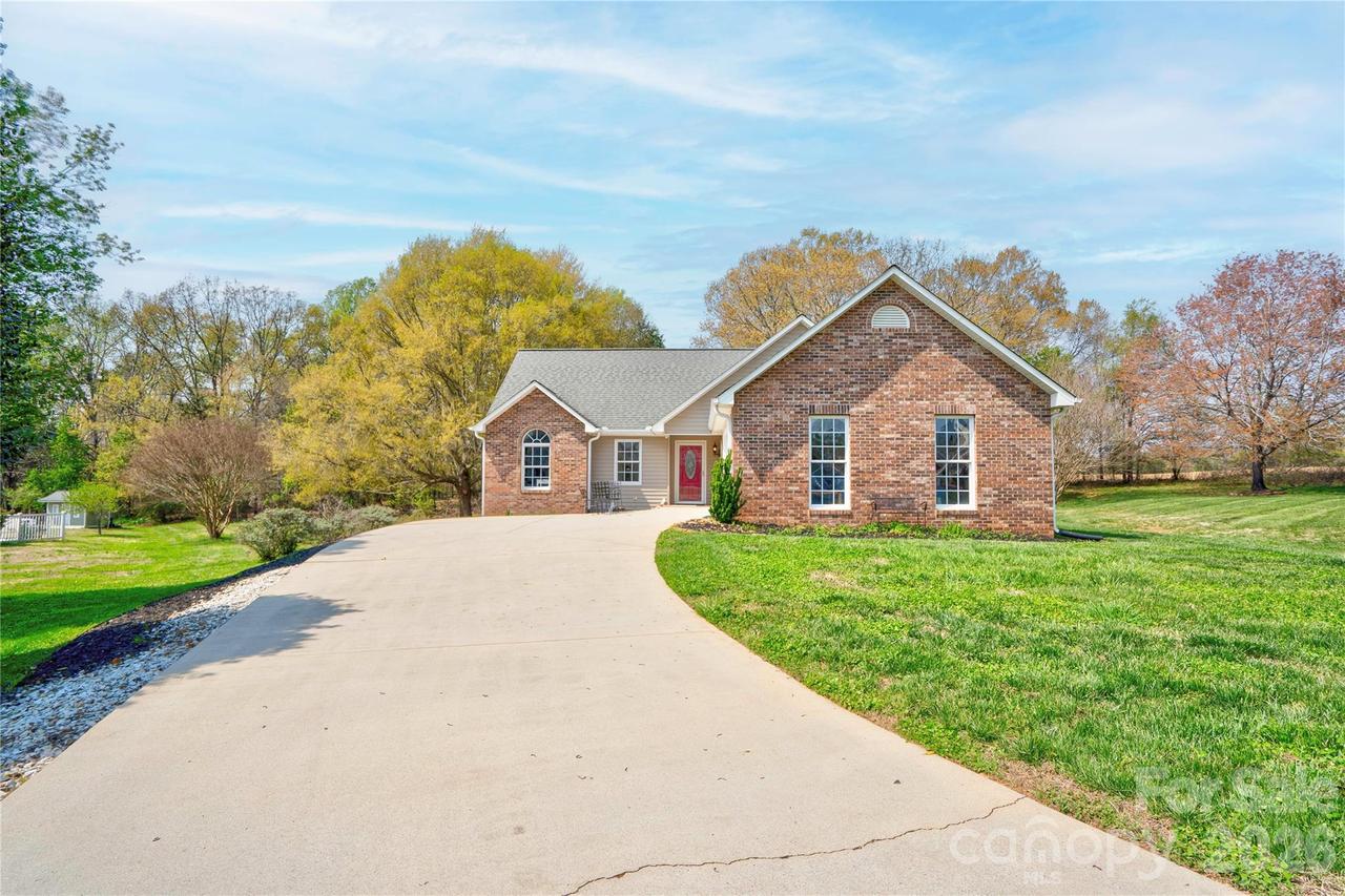 127 Albertville Ln., Shelby, NC 28152