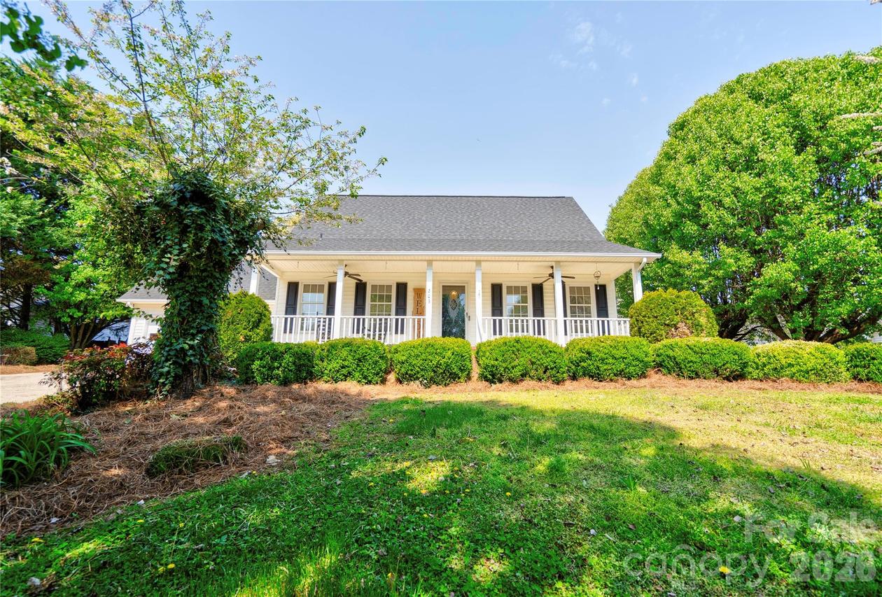 203 Carolina Dr., Cherryville, NC 28021