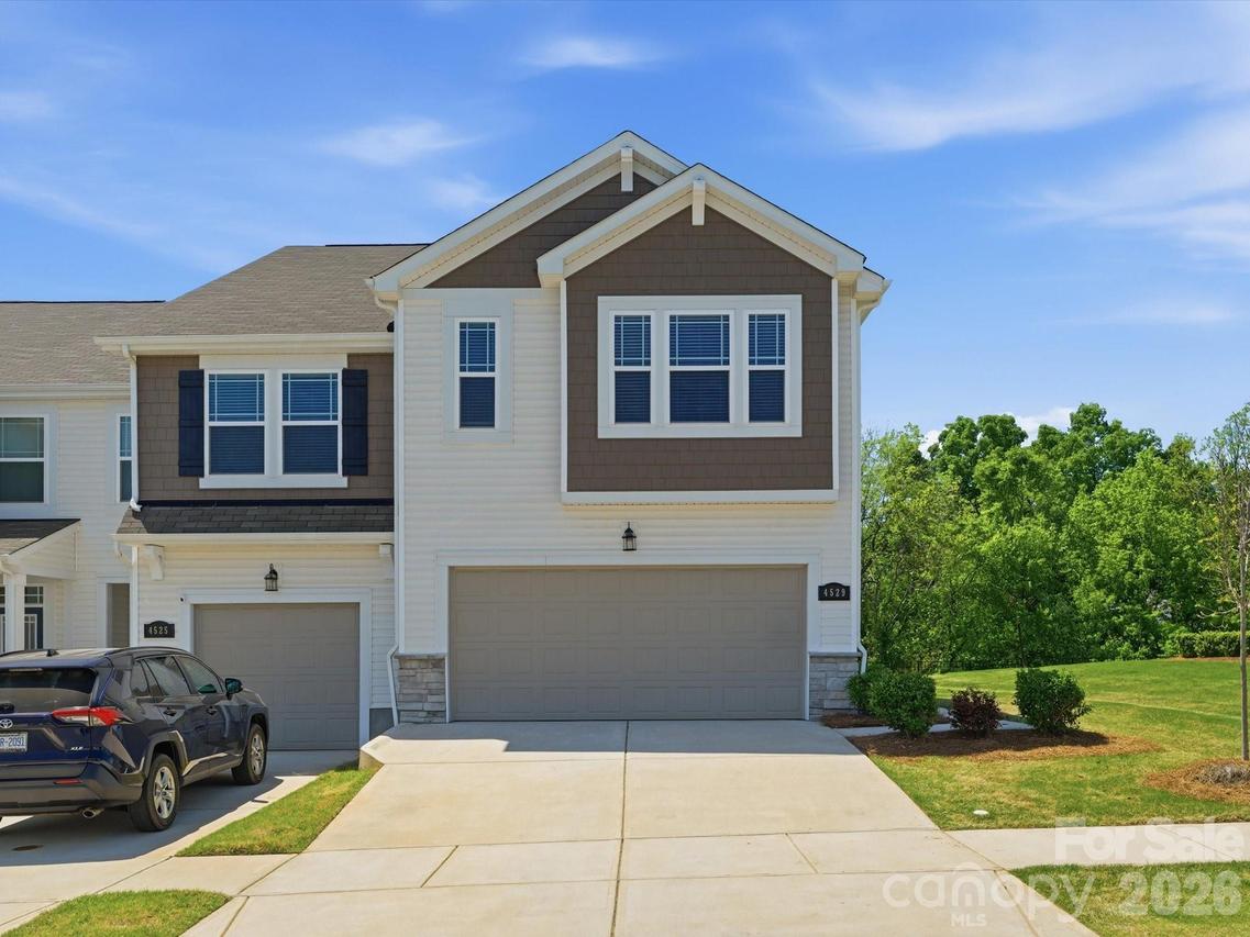 4529 Iron Oak Ln., Charlotte, NC 28269