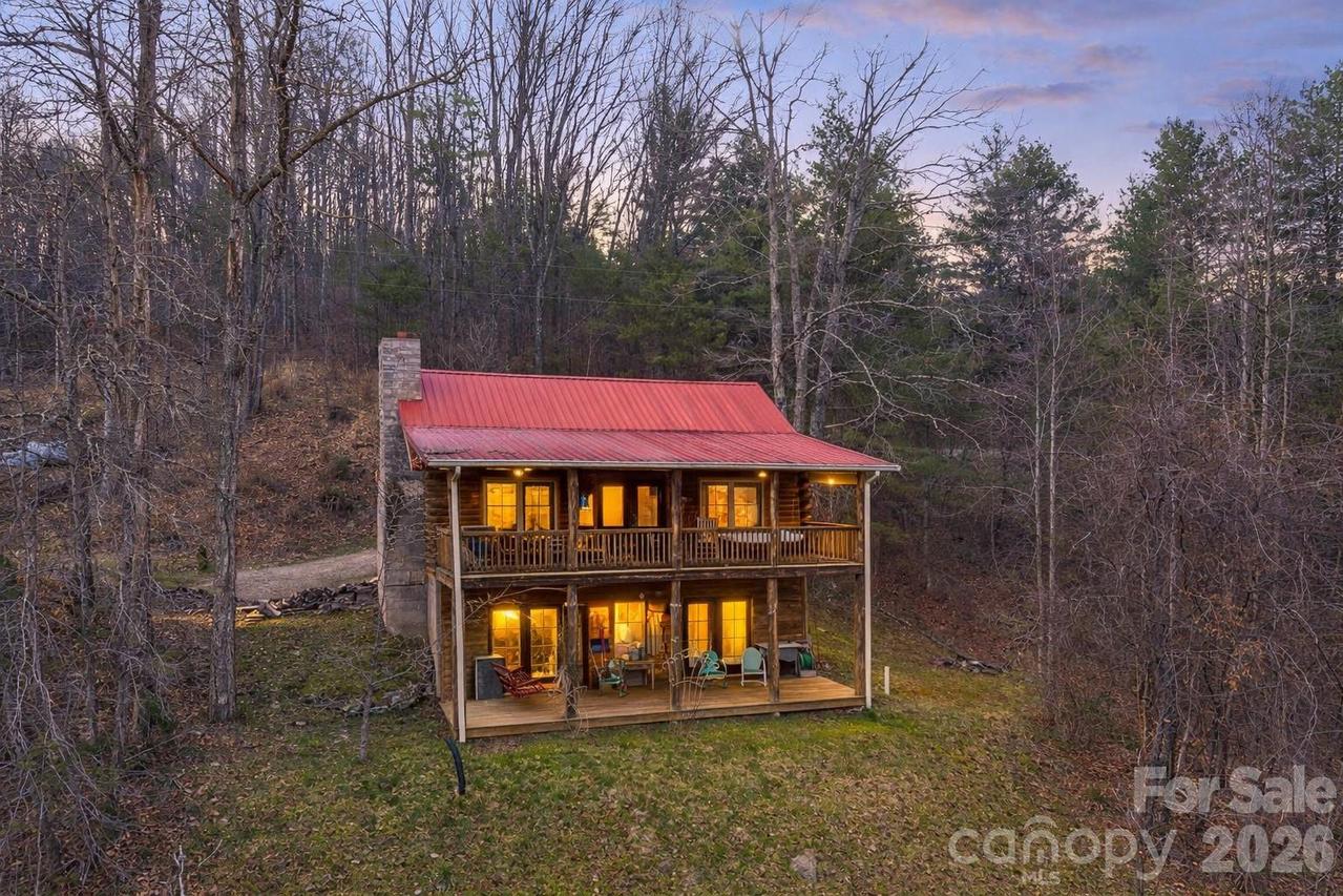 409 Hamlet Dr., Burnsville, NC 28714