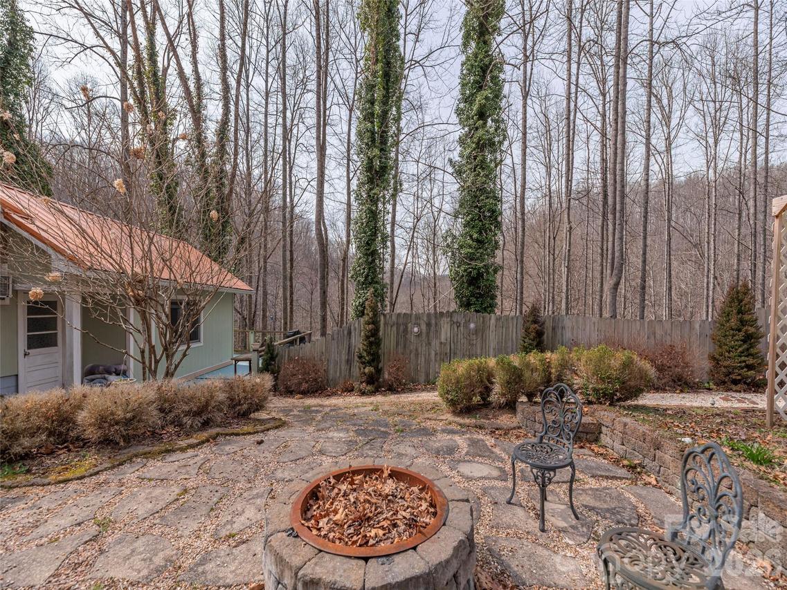 897 Dark Ridge Rd., Sylva, NC 28779