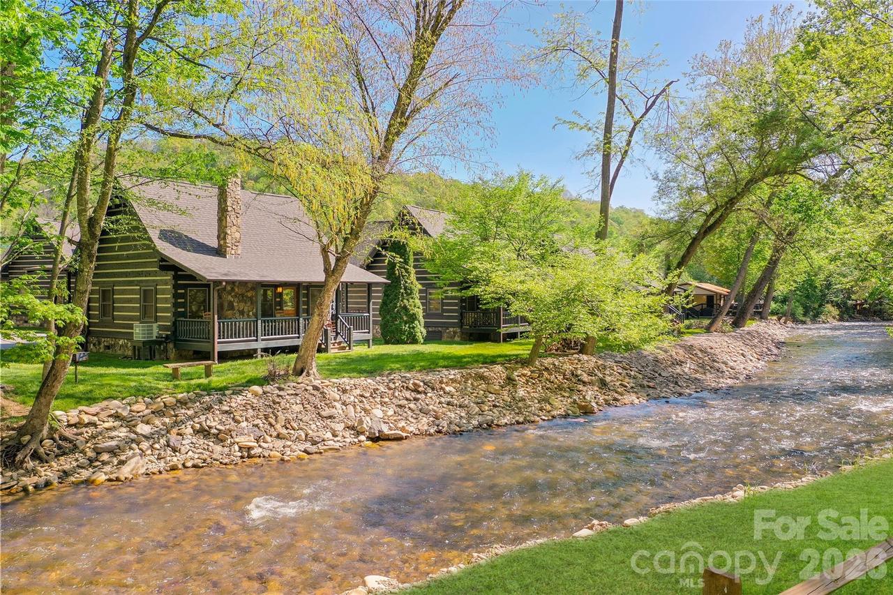 24 Rachels Cir., Maggie Valley, NC 28751