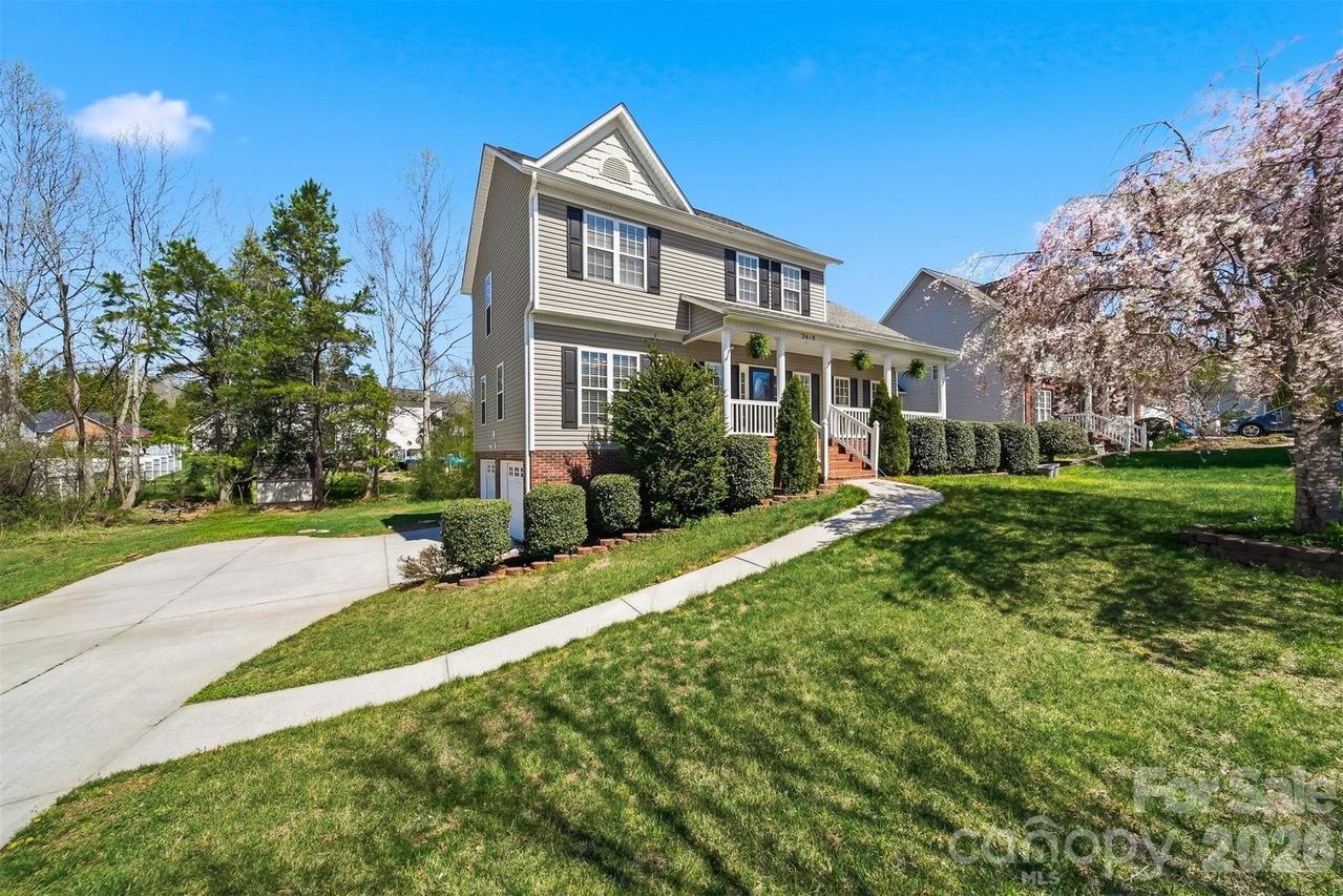 2410 27th Avenue Cir., Hickory, NC 28601