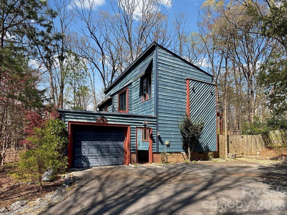 7221 Delta Lake Dr., Charlotte, NC 28215