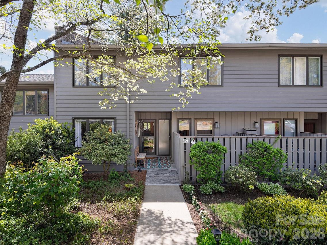 521 Crowfields Ln., Asheville, NC 28803